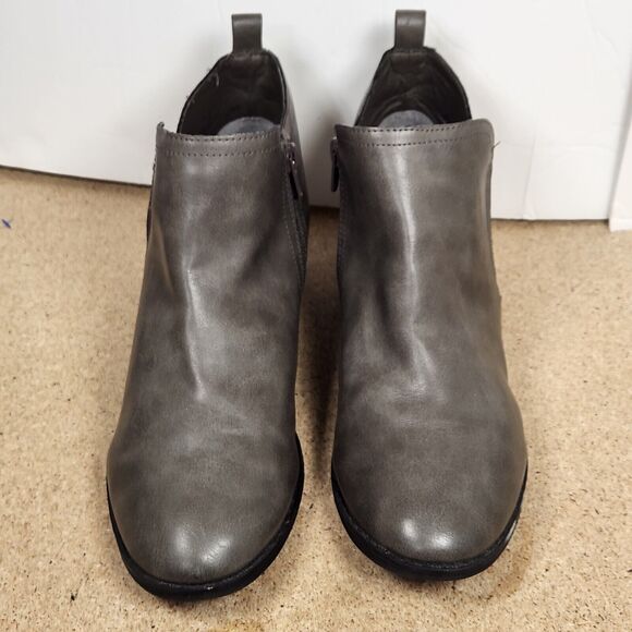 American Rag  Cadee Ankle Boots Brown grey Faux Leather Side Zips Womens 8 M - Picture 3 of 14